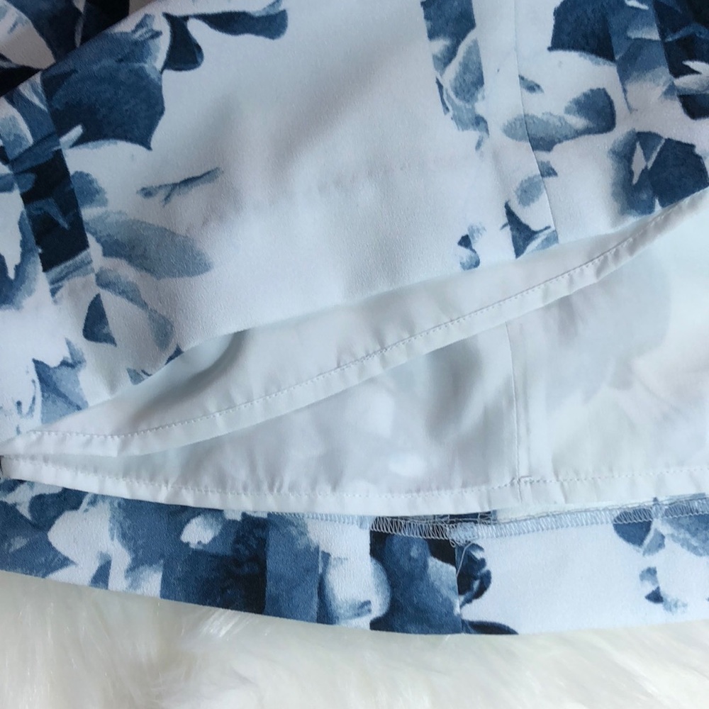 NWT Banana Republic Blue & White Floral Dress - Picture 4 of 8